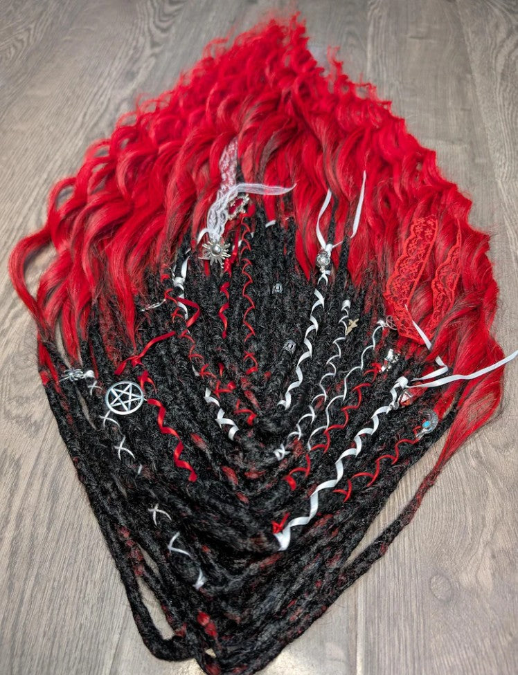 Gothic Black & Red Dreadlock Extensions – Curly Ombre Synthetic DE Dreads with Charms | Boho Festival Hair 22–24”