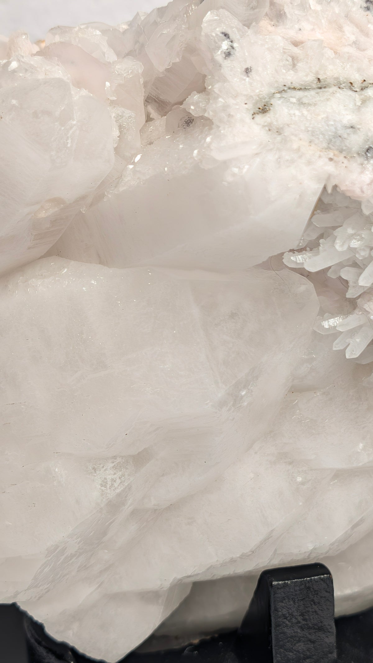 Large Pink Calcite & Quartz Mineral Specimen – 6–7kg UV Fluorescent Statement Piece