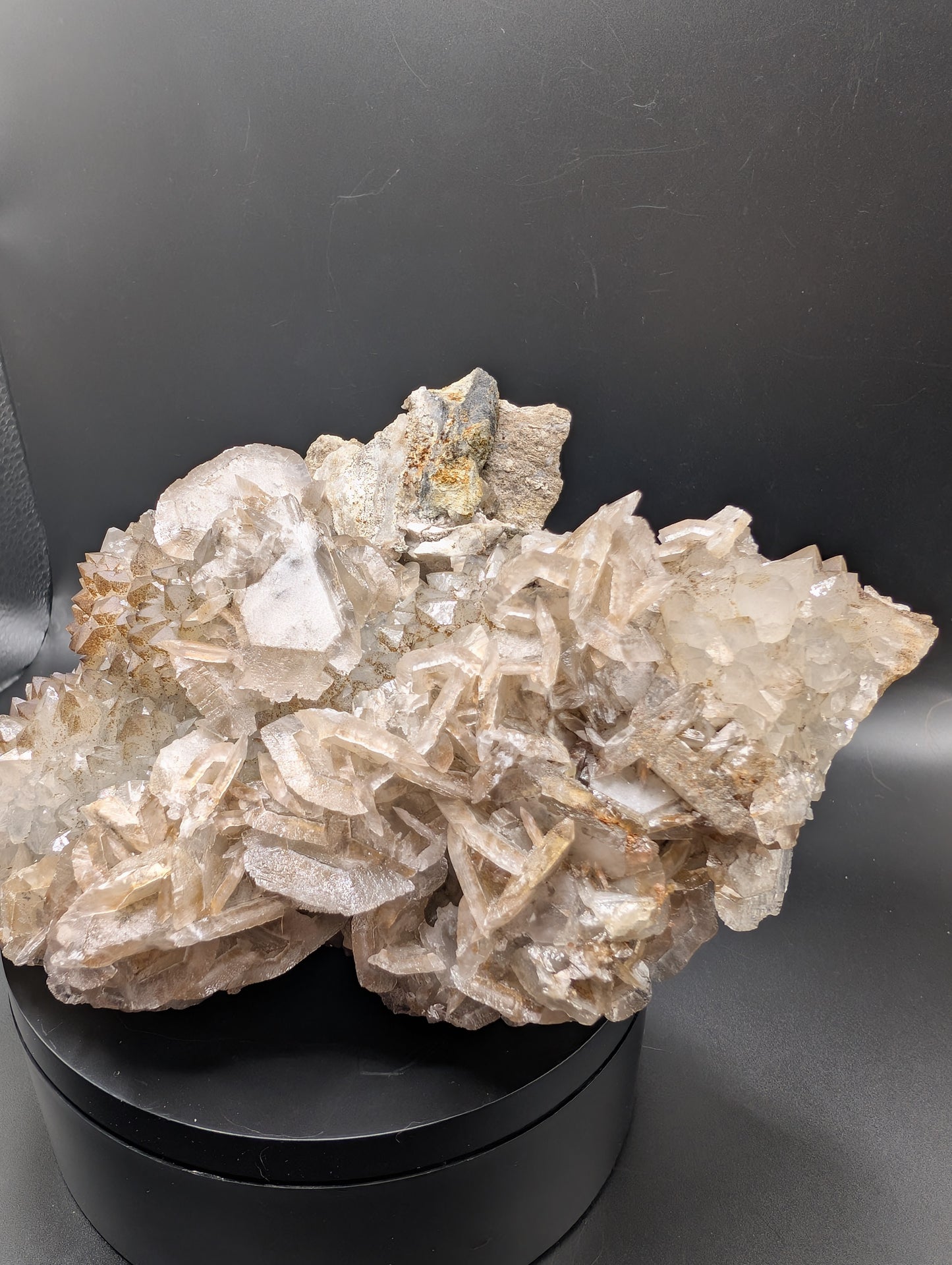 UV Reactive Calcite Crystal Cluster 1.1kg – Red Fluorescence & Green Phosphorescence Specimen