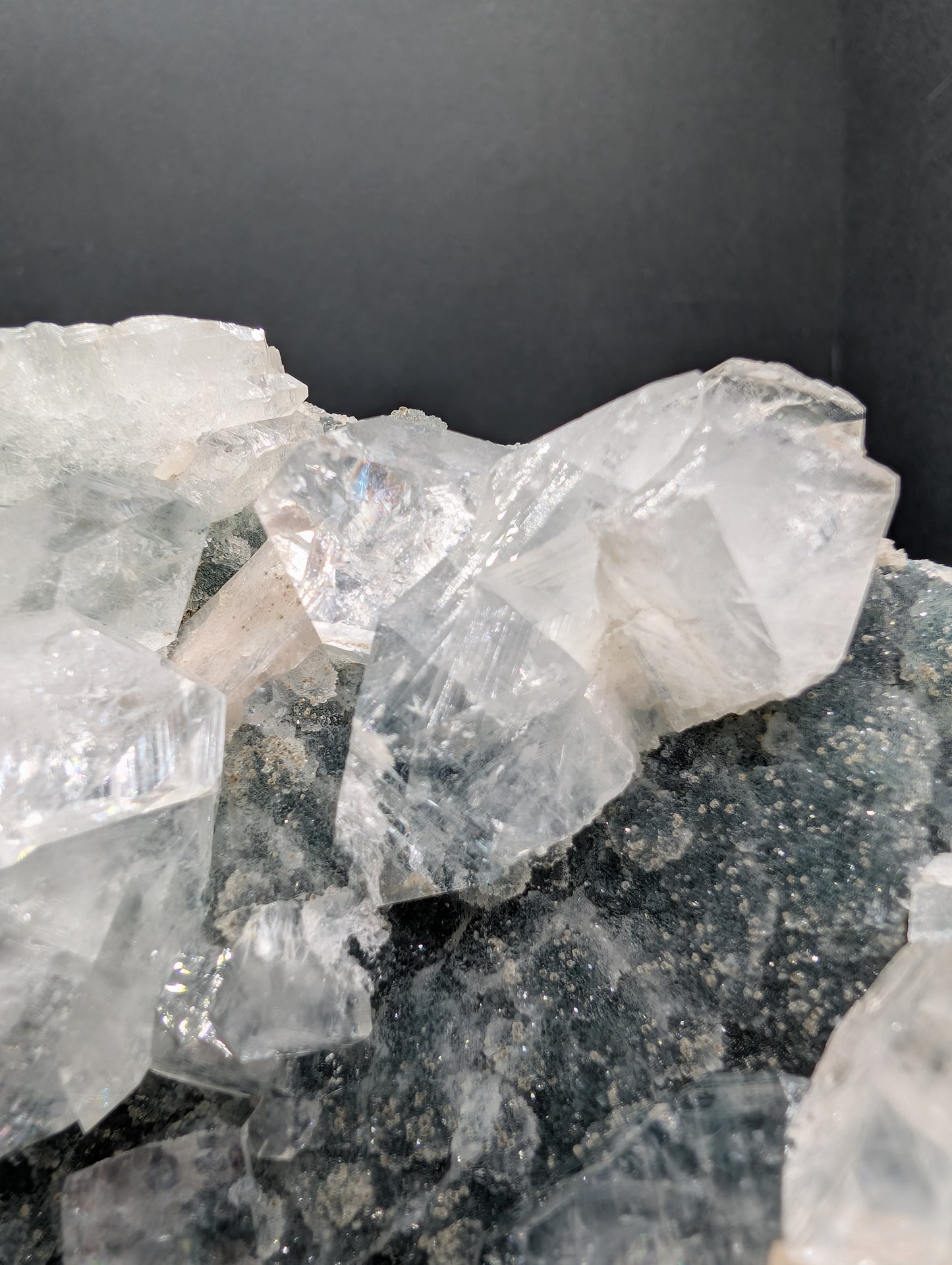 Apophyllite & Stilbite Crystal Cluster – 437g