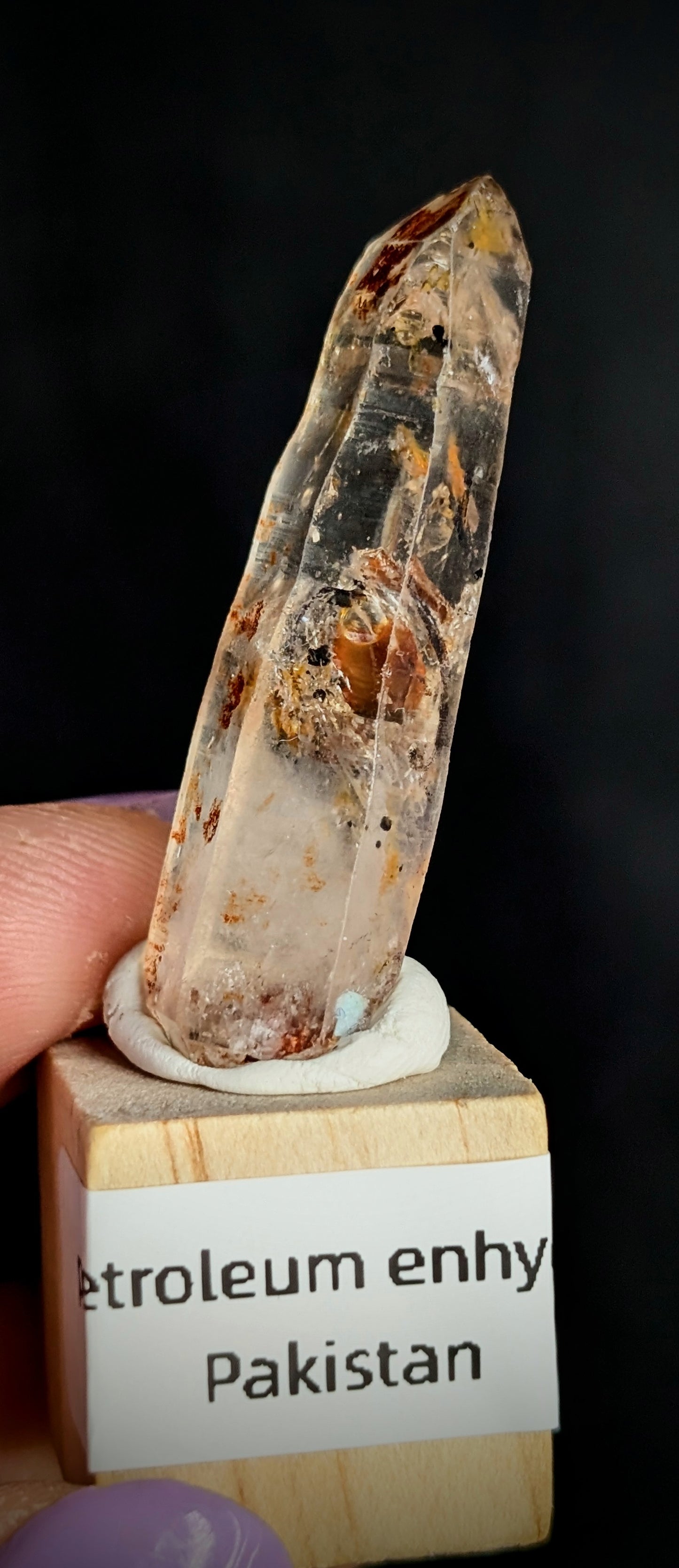 Petroleum Enhydro Quartz | Pakistan