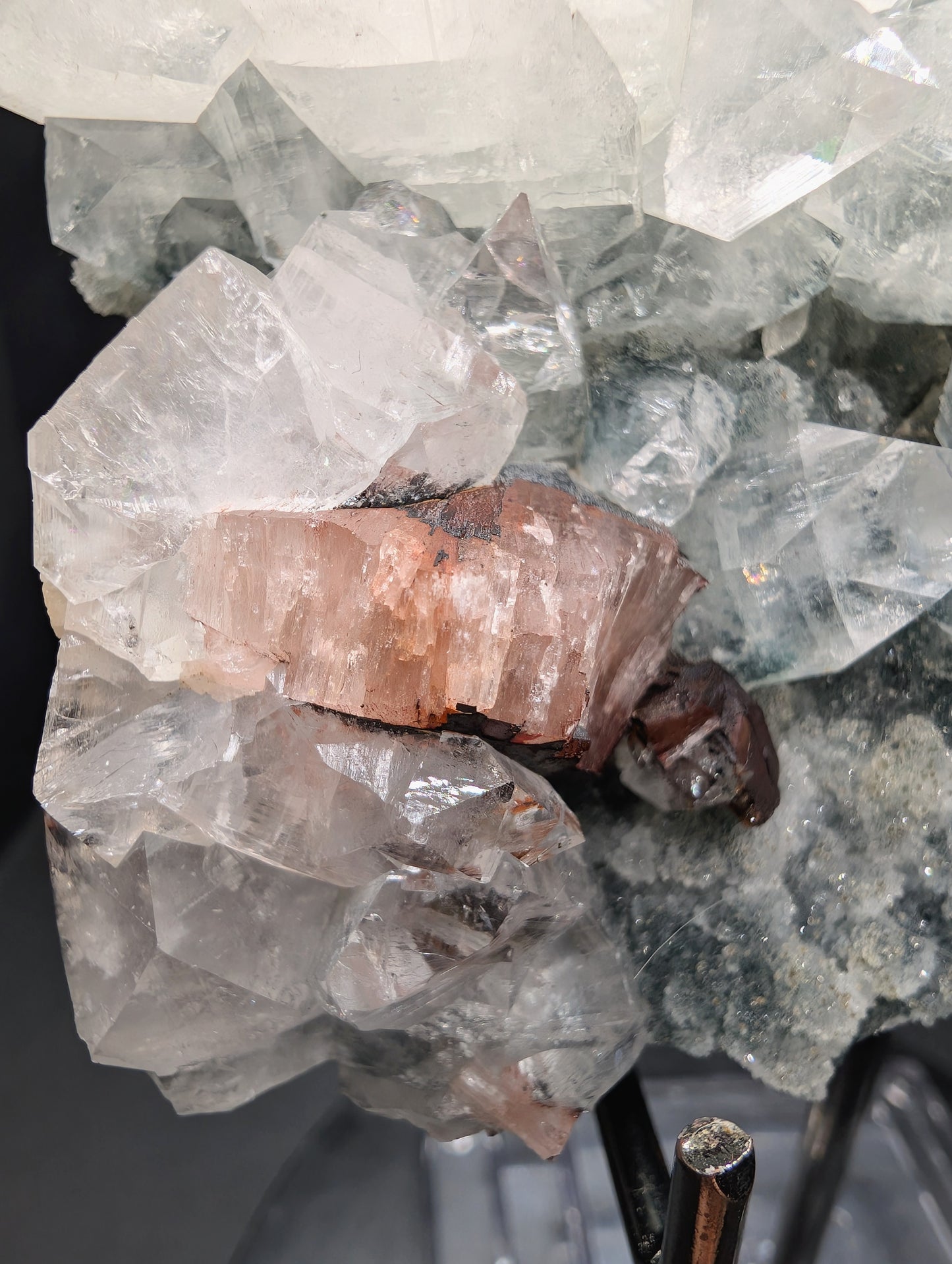 Apophyllite & Stilbite Crystal Cluster – 437g