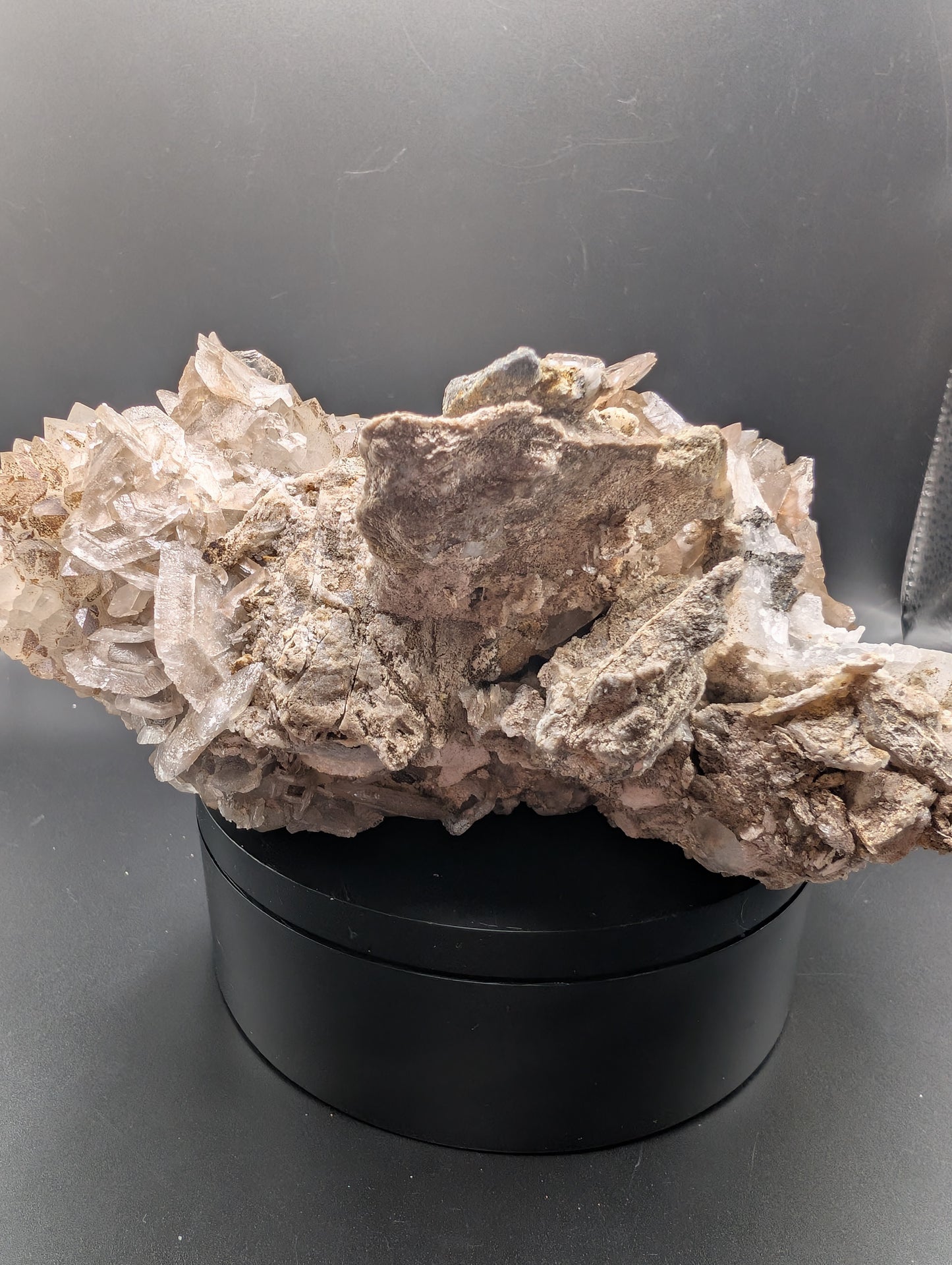 UV Reactive Calcite Crystal Cluster 1.1kg – Red Fluorescence & Green Phosphorescence Specimen