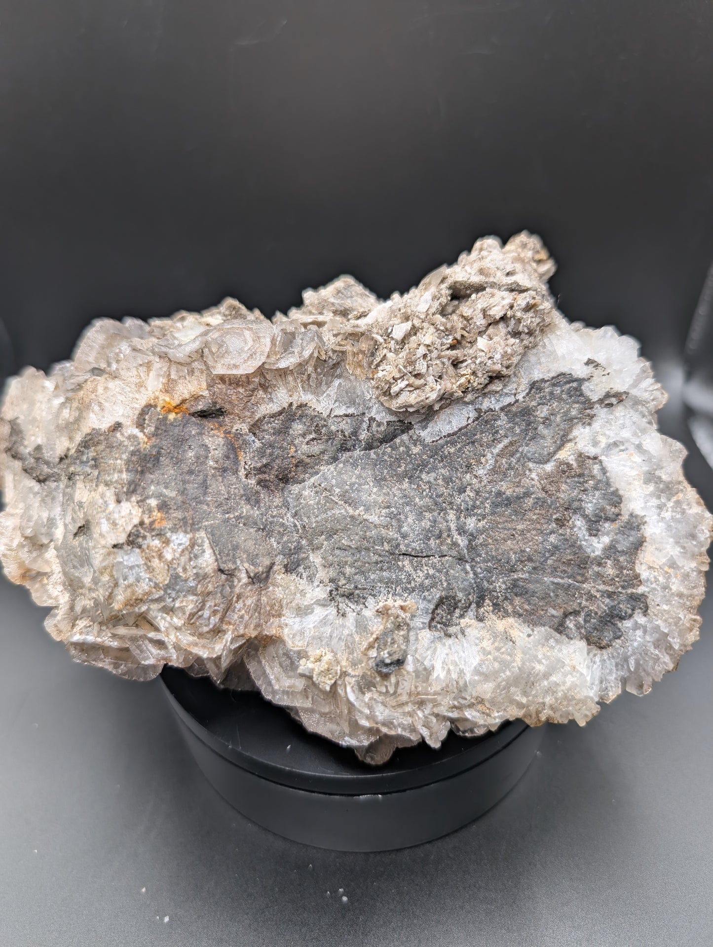 UV Reactive Calcite Crystal Cluster 1.1kg – Red Fluorescence & Green Phosphorescence Specimen