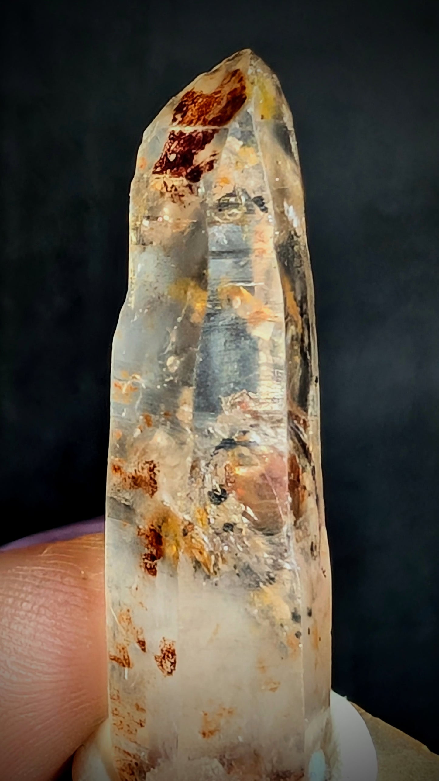 Petroleum Enhydro Quartz | Pakistan