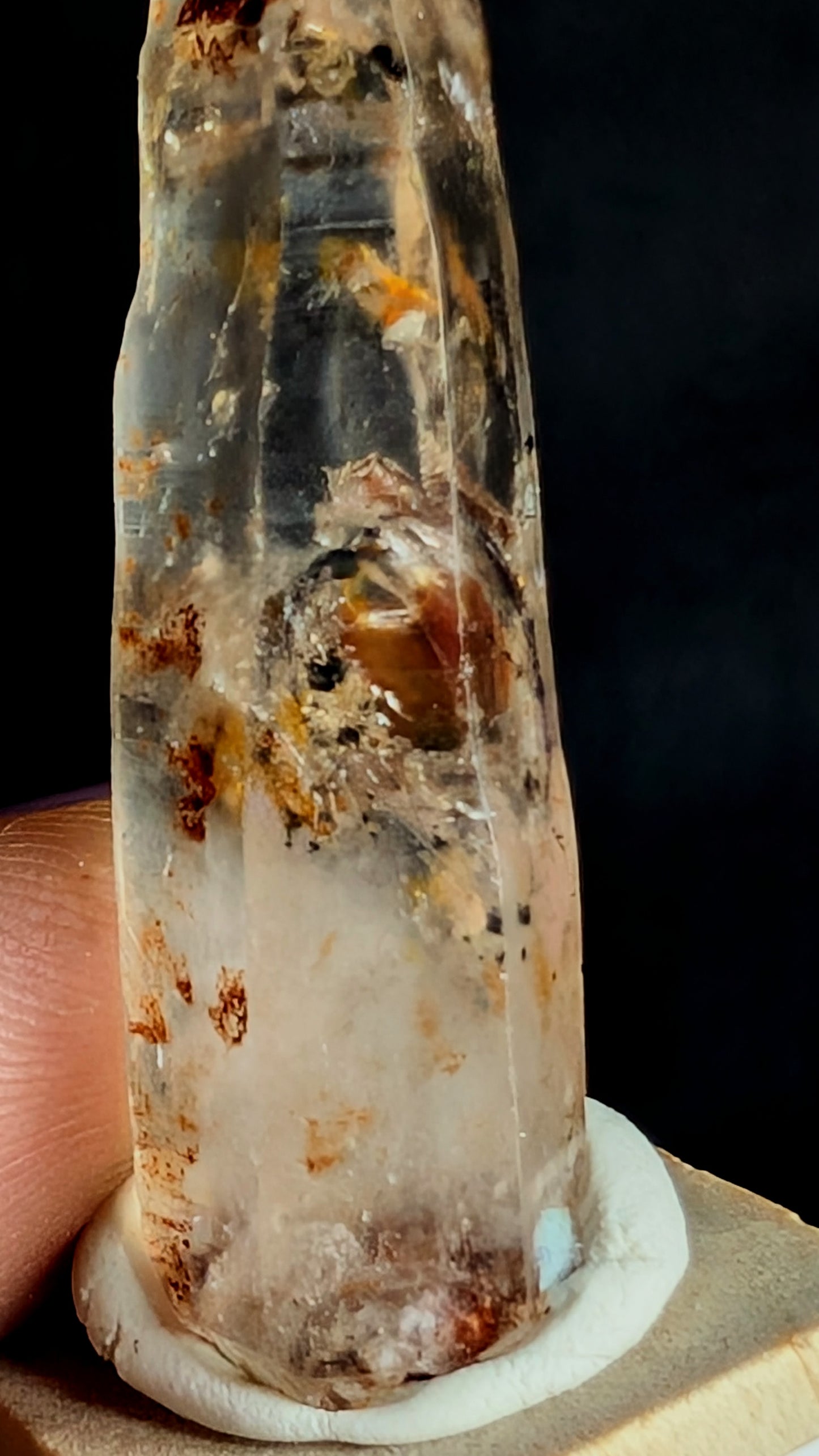 Petroleum Enhydro Quartz | Pakistan