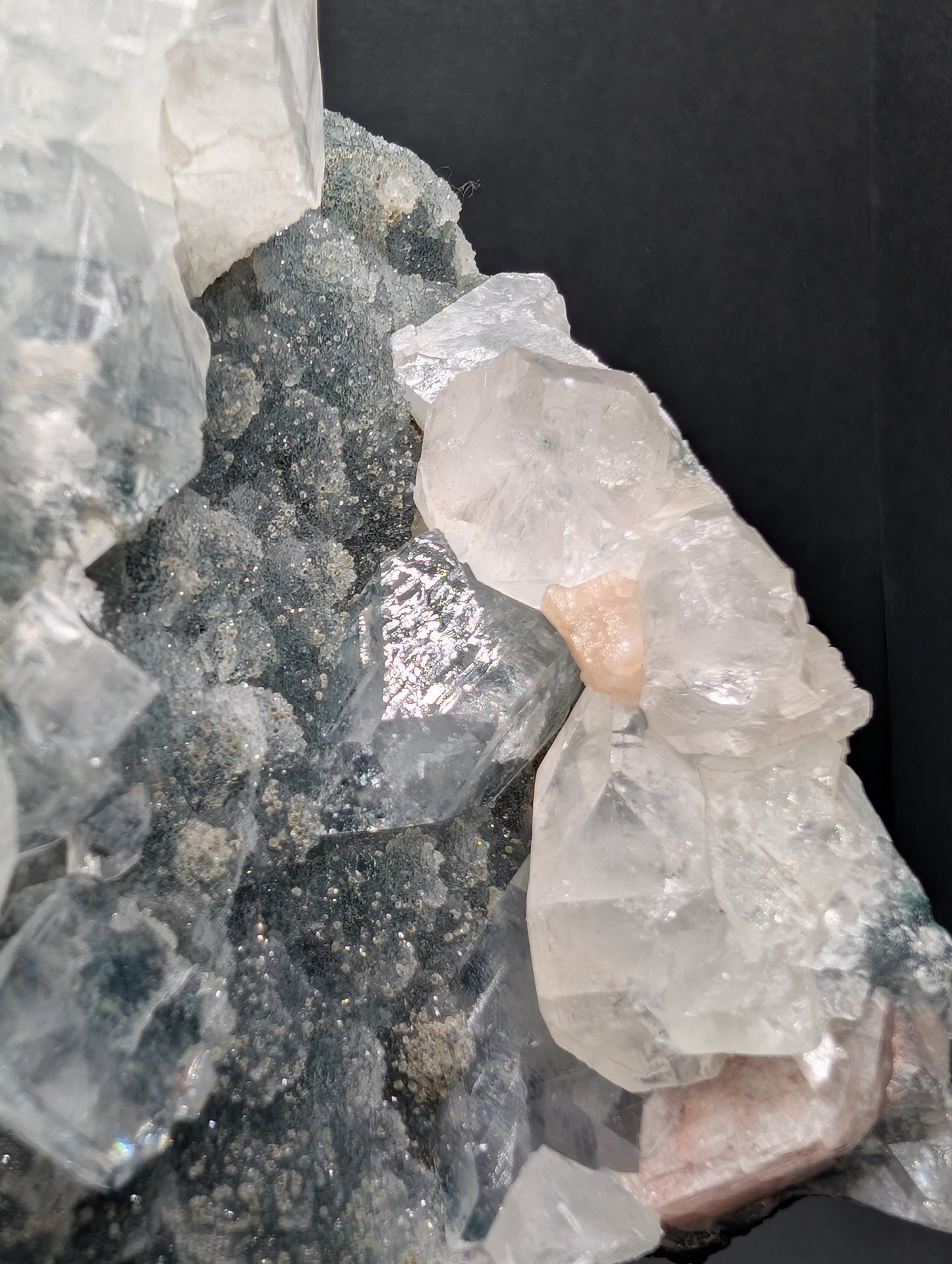 Apophyllite & Stilbite Crystal Cluster – 437g