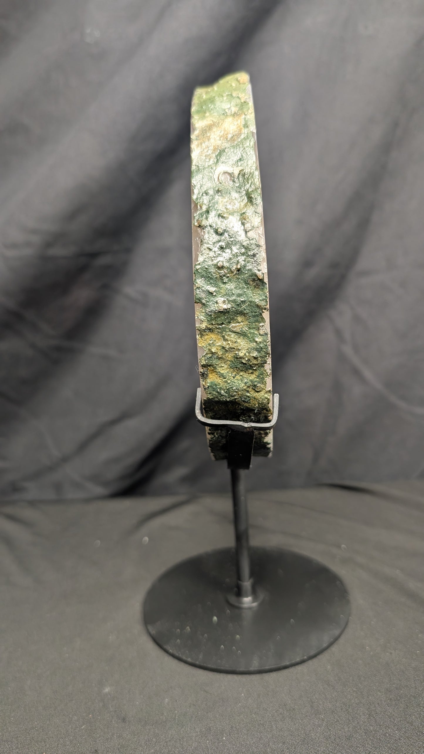 Brazilian Amethyst Portal on Custom Display Stand – 1.5kg
Product Description